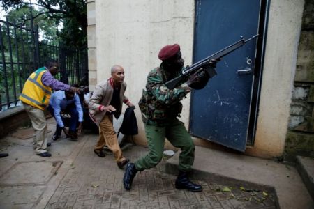 Κένυα: Ενοπλοι επιτέθηκαν σε ξενοδοχείο στο Ναϊρόμπι