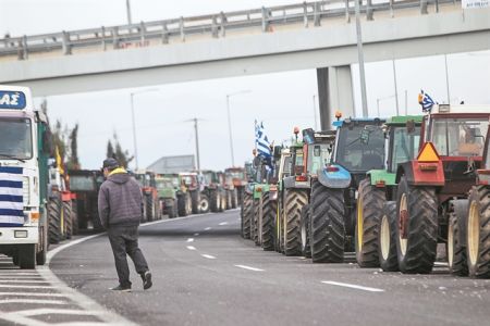 Μπλόκα φθοράς για την κυβέρνηση