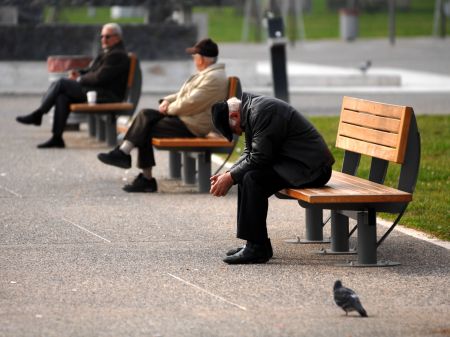 Μείζων απειλή η ραγδαία γήρανση του πληθυσμού μας