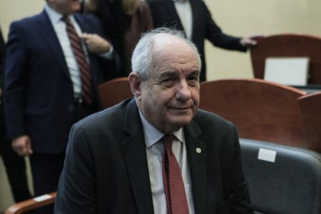 Ανοιγμα Κουίκ στην Αριστερά:  Κατέθεσε στεφάνι σε μνημείο για τον Μπελογιάννη