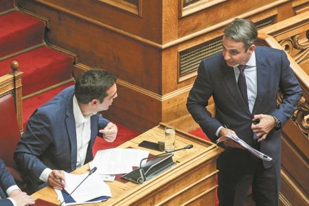 Ο Τσίπρας γκρεμίζει γέφυρες, ο Μητσοτάκης χτίζει προφίλ εξουσίας