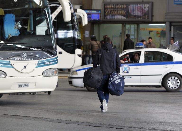 Κατέβασε 15χρονο από το ΚΤΕΛ μέσα στον καύσωνα – Του έλειπαν 0,10 € | tovima.gr