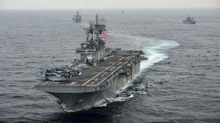 Τραμπ: Αμερικανικό πολεμικό πλοίο κατέρριψε ιρανικό drone στο Στενό του Ορμούζ