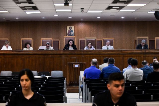 Δίκη ΧΑ : Αρνούνται οι κατηγορούμενοι την εμπλοκή τους στη δολοφονία Φύσσα
