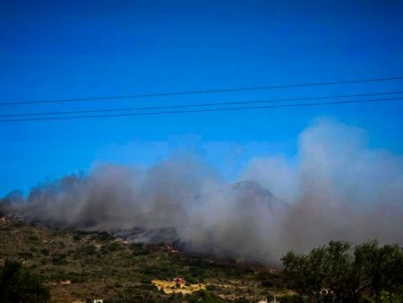 Φωτιά στην Ελαφόνησο: Οικολογική καταστροφή από παράνομη χωματερή