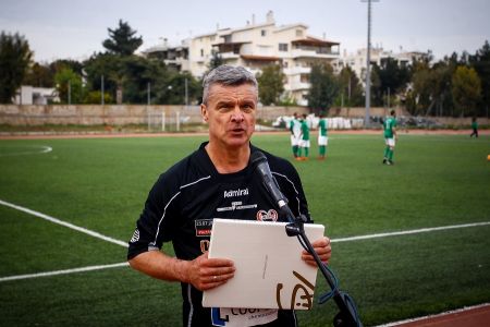 Βαζέχα : Θα είχα δώσει ήδη το δελτίο στον Χατζηγιοβάνη αν ήμουν στην θέση του Δώνη