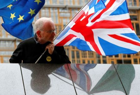 Διπλωματικό θρίλερ για το Brexit – Κοντά σε συμφωνία μετά τις υποχωρήσεις Τζόνσον