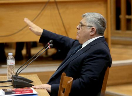 Golden Dawn leader at his trial gives Nazi salute in court,denies link to Fyssas murder