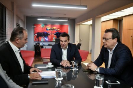 Τσίπρας : Καταγγέλλει την κυβέρνηση για ρουσφετολογία στη ΔΕΗ