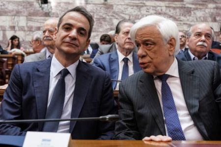 Η εξίσωση Μητσοτάκη και Παυλόπουλου και ο παράγοντας Καραμανλής