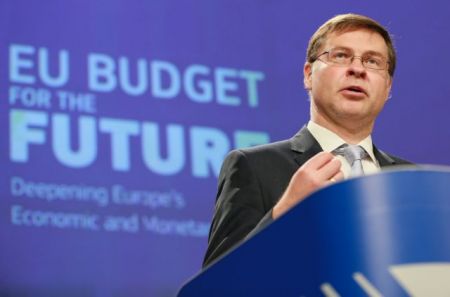 Dombrovskis, Moscovici welcome new positive report on Greece