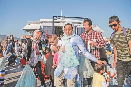 Προσφυγικό :  Εντονες αντιδράσεις για τα κλειστά κέντρα