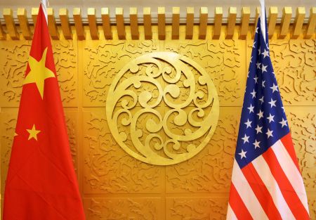 Η Κίνα αναστέλει τους δασμούς σε ορισμένες αμερικανικές εισαγωγές