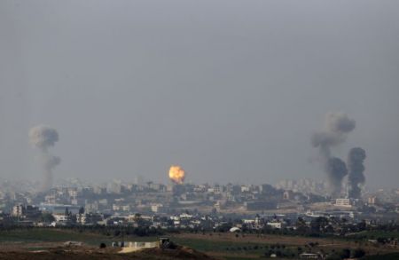 Λωρίδα της Γάζας: Ισραηλινά μαχητικά κατά θέσεων της «Χαμάς»