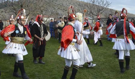 Τα μακεδονικά έθιμα του εορταστικού Δωδεκαημέρου