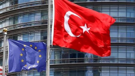 Κάνει πίσω η ΕΕ για το «ψαλίδι» στα κονδύλια της Τουρκίας