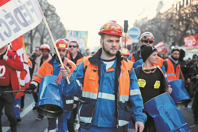 Γαλλία: Εντιμος συμβιβασμός ή μπλόφα;