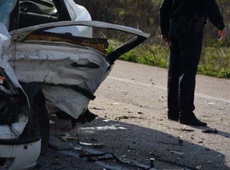 Ένας νεκρός και δύο τραυματίες σε τροχαίο στη λεωφόρο Σχιστού