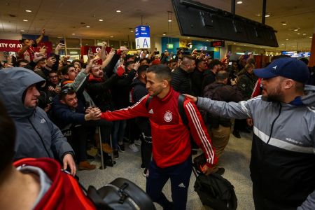 Αποθεώθηκαν οι θριαμβευτές στο Ελ. Βενιζέλος