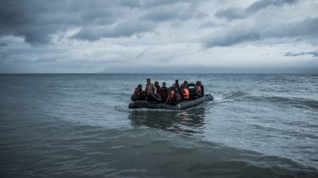 Αμείωτες οι προσφυγικές ροές στη Μυτιλήνη