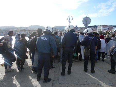 Λέσβος-Σάμος: Δικογραφίες σε βάρος 66 ατόμων για τα μπλόκα κατά προσφύγων