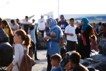 Υπ. Μετανάστευσης: Κόβονται επιδόματα και στέγαση σε όσους έχουν λάβει άσυλο