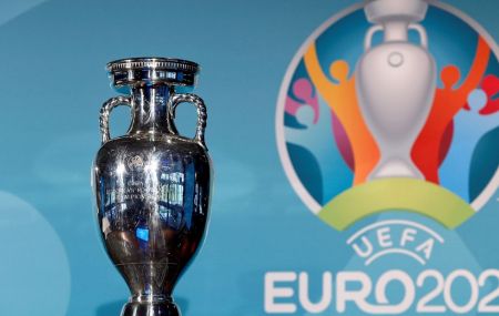 Πληροφορίες ότι η UEFA προτείνει να γίνει το Euro το 2021 – Συμφωνούν οι ομοσπονδίες