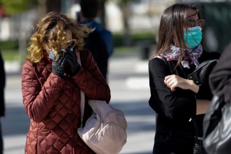 Κορωνοϊός: Πάνω από 1.500 κλήσεις την πρώτη μέρα λειτουργίας του 1110