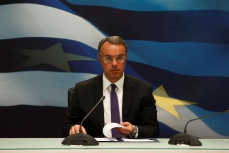 Σταϊκούρας: Η κυβέρνηση εξετάζει το εάν θα τους δοθεί ή όχι δώρο Πάσχα.