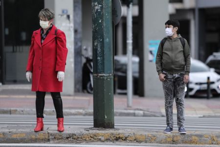 Στο κόκκινο η ανησυχία των Ελλήνων εν μέσω κορωνοϊού – Τι φοβούνται