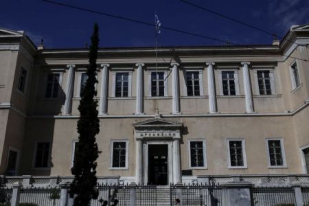 Προσφυγή στο ΣτΕ για το πάγωμα χορήγησης αιτήσεων ασύλου