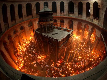 Ισραηλινά μέσα: Κανονικά το Αγιο Φως στην Ελλάδα