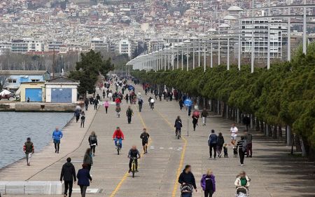 Πολιτική Προστασία: Περιορισμός κίνησης πολιτών στη Νέα Παραλία Θεσσαλονίκης