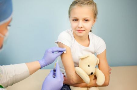 Συστάσεις Τσιόδρα για παιδιά: Αυτά είναι τα απαραίτητα εμβόλια