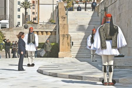 Μηνύματα ουσίας και υψηλού συμβολισμού