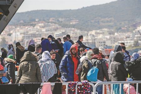 Φόβοι για «θερμοκήπιο» Covid-19 στα κέντρα προσφύγων