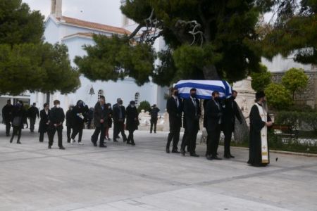 Μανώλης Γλέζος: Σε στενό οικογενειακό κύκλο η κηδεία του «τελευταίου παρτιζάνου»
