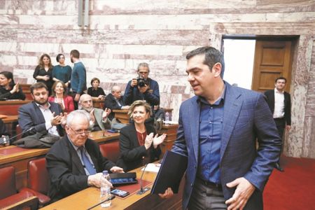 O κορωνοϊός βάζει δύσκολα στον Τσίπρα