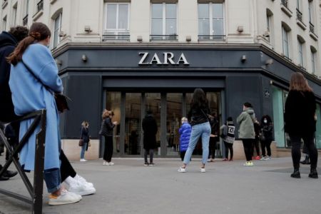 Λουκέτο σε 1.200 καταστήματα  Zara