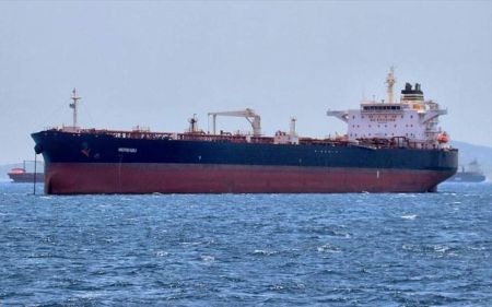 Πειραιάς: Σε καραντίνα στο δεξαμενόπλοιο Merbabu όλο το πλήρωμα