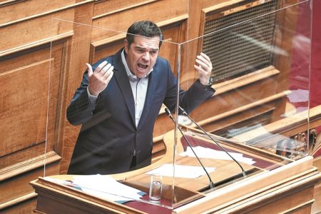 Επιλέγει τη «μετωπική» με τον Πρωθυπουργό