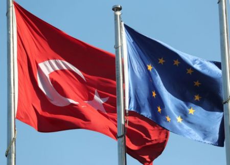 ΕΕ καλεί Τουρκία να επιδείξει πρόοδο για κράτος δικαίου και θεμελιώδεις ελευθερίες