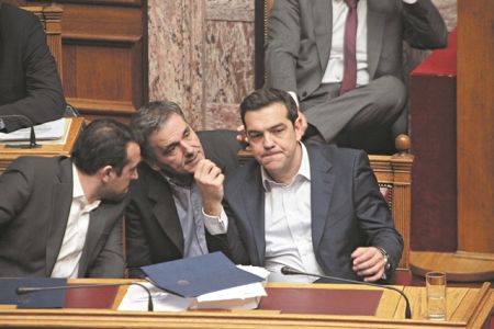 Μονόδρομος για Τσίπρα οι αλλαγές στο κόμμα