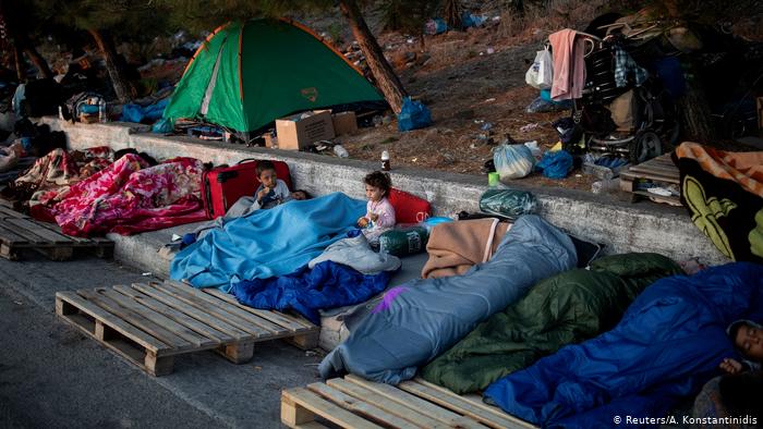 Γερμανικός Τύπος: μπαλώματα αντί λύσεων στο προσφυγικό από τον Μητσοτάκη