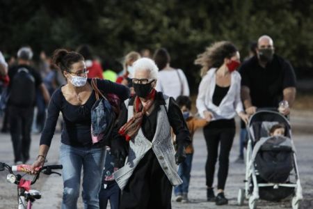 Βατόπουλος στο MEGA : Παραμένει στο τραπέζι η καθολική χρήσης μάσκας