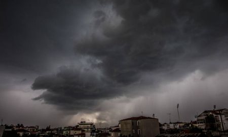 Κακοκαιρία : Ανοιξαν οι ουρανοί – Πάνω από 10.000 κεραυνοί στο Ιόνιο