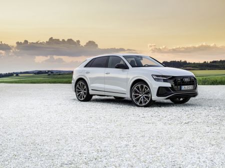 Audi Q8 TFSI e quattro: Στην plug-in υβριδική πλευρά