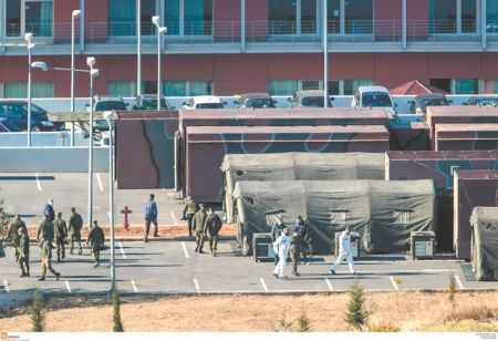 Σε θέση μάχης τα στρατιωτικά νοσοκομεία