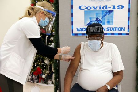 ΗΠΑ: Δεν θα επιτευχθεί ο στόχος για 20 εκατ. εμβολιασμούς το 2020