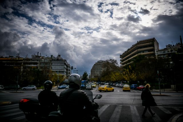 Κορωνοϊός : «Επιδημική βόμβα» στην Αθήνα – Εισήγηση για δραματικά μέτρα
